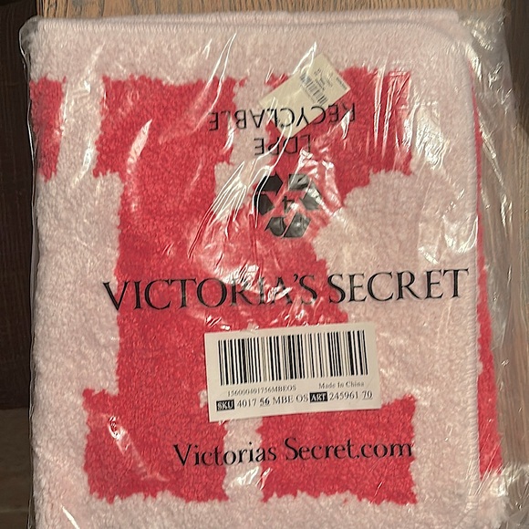 🆕VS PINK BATH RUG/MAT BNWT QUALITY NON-SLIP - Picture 2 of 5